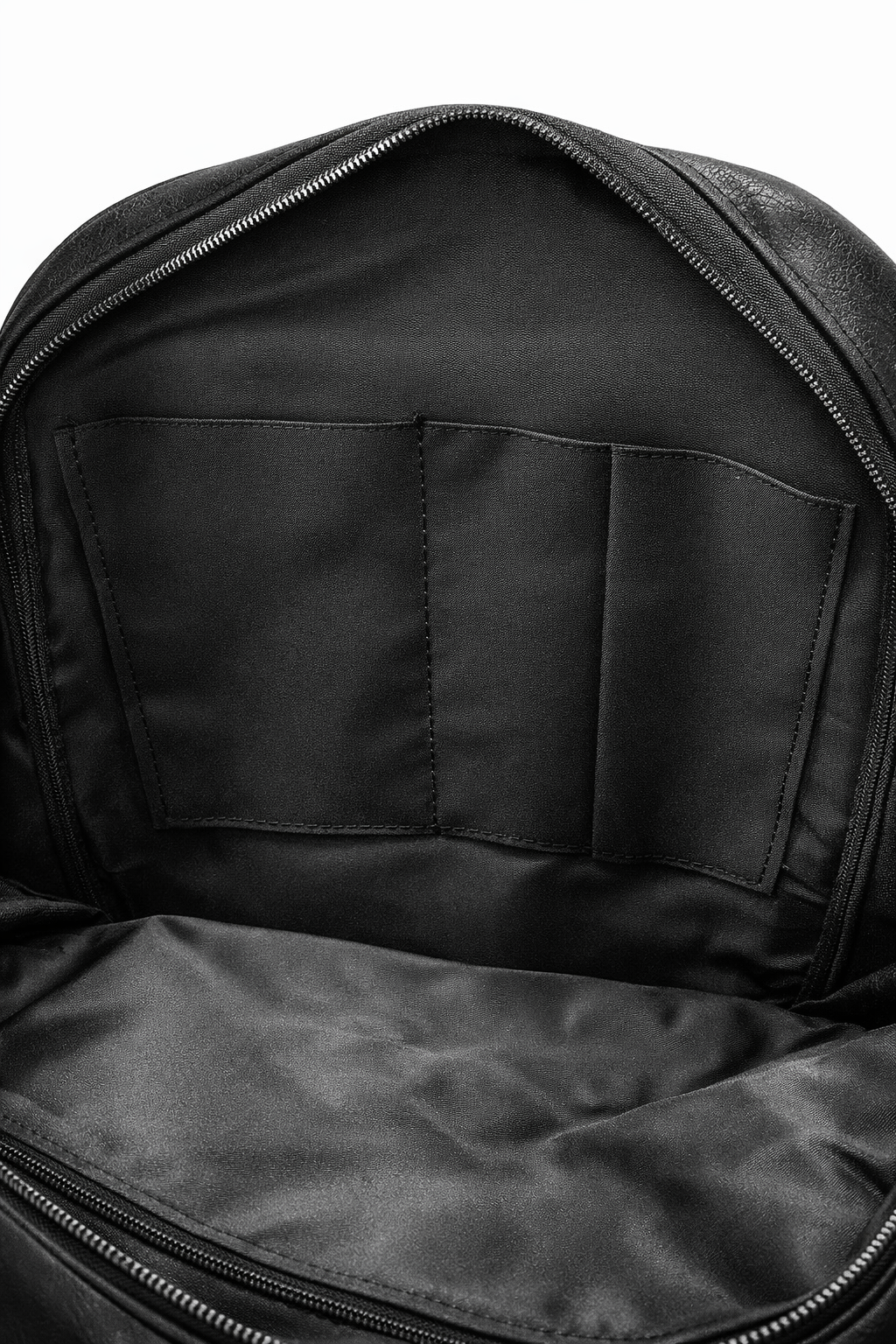 Zaino nero in ecopelle