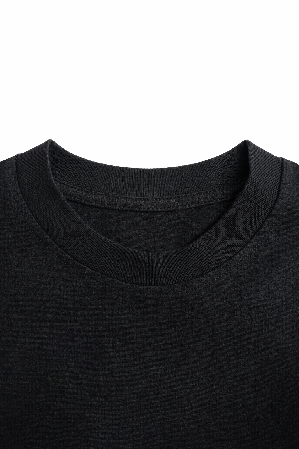 T-shirt uomo nera minimal elegante