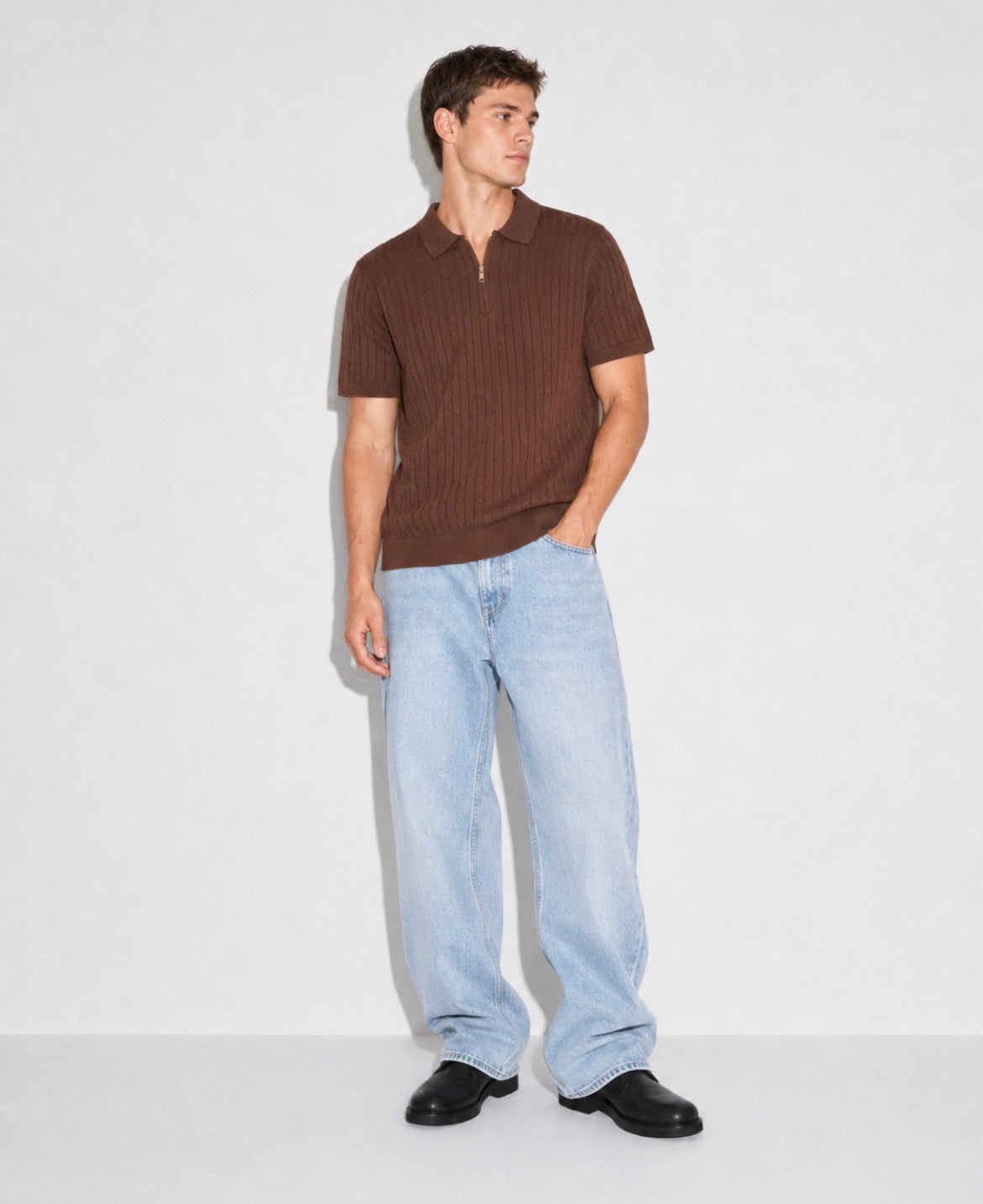 Polo uomo marrone con zip elegante casual